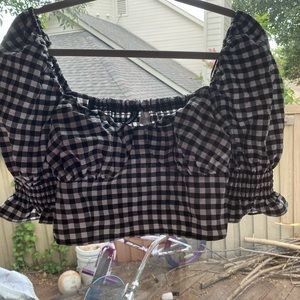 Checkered puffy sleeve crop top